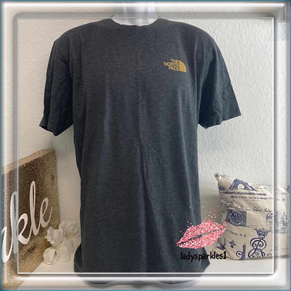 TNF | Men’s Cotton Classics Fit Short Sleeve Shirt, Dark Grey-Medium